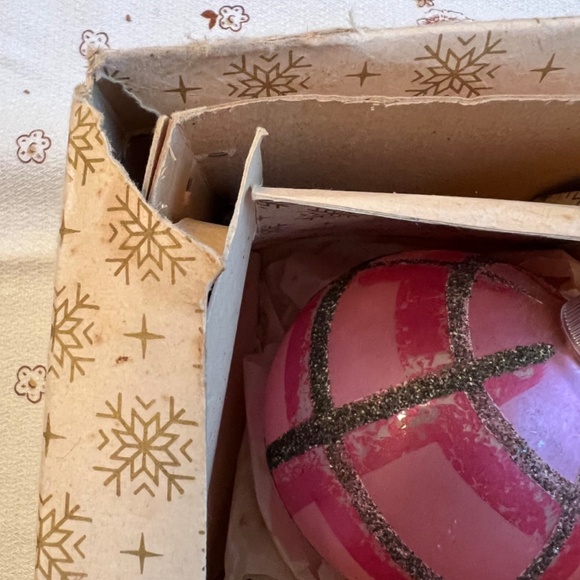 Gorgeous Vintage Ornaments From West Germany - Picture 6 of 8